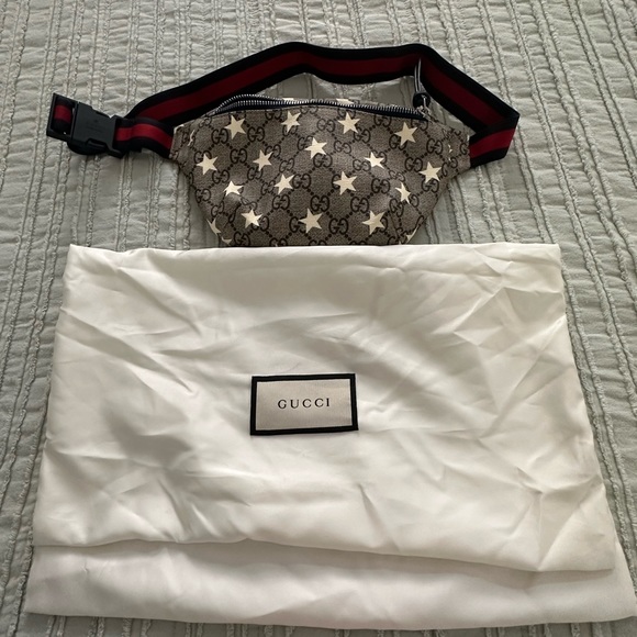 GG Supreme Monogram Stars Childrens Belt Bag - Picture 7 of 7